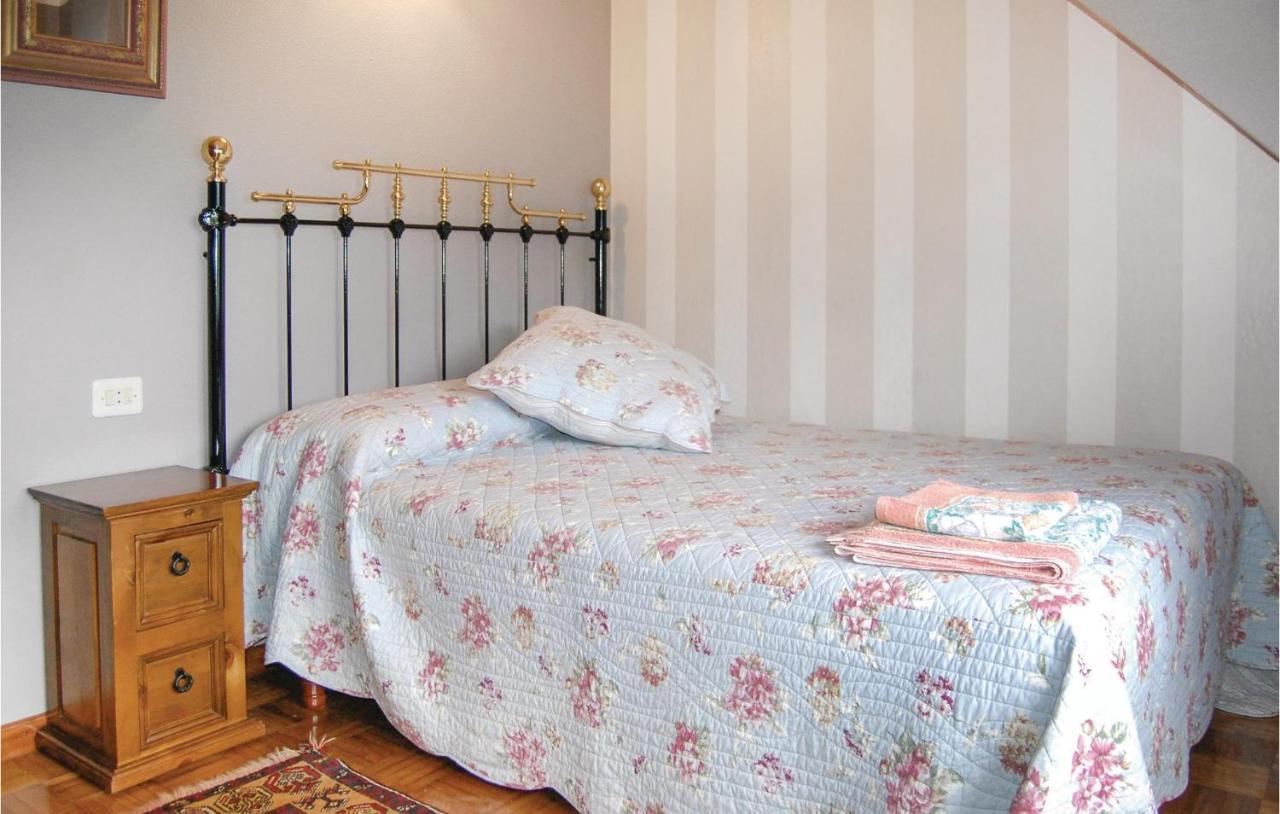 Gorgeous Home In Pilona With Kitchen La Pinera Екстер'єр фото
